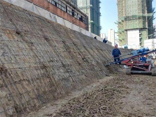 水磨沟建筑边坡支护